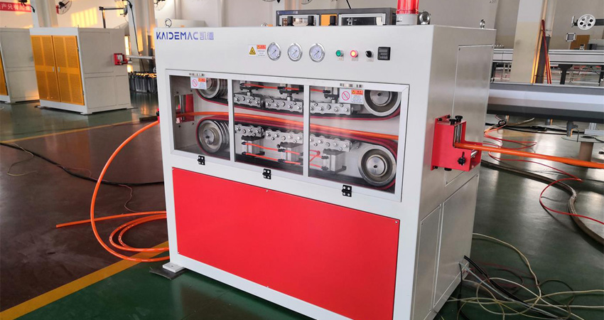 haul-off machine of PEX pipe production line тягач линии по производству труб PEX