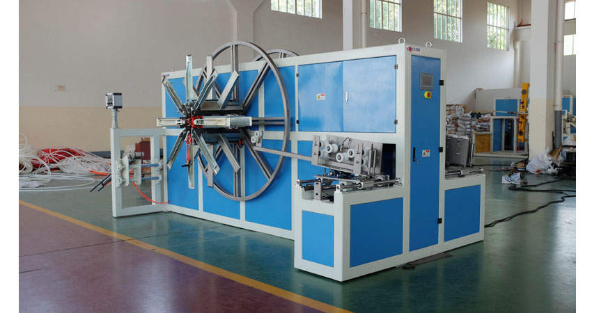 Машина для намотки пластиковых труб