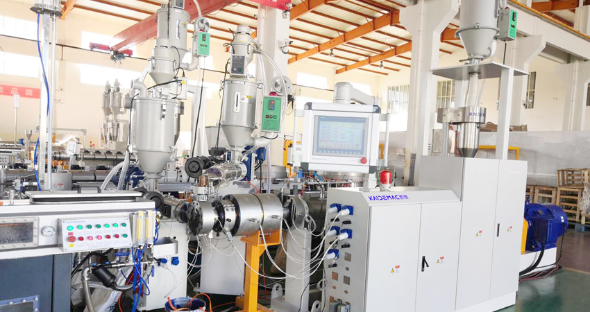 Экструзионная машина для производства труб с кислородным барьером PEX