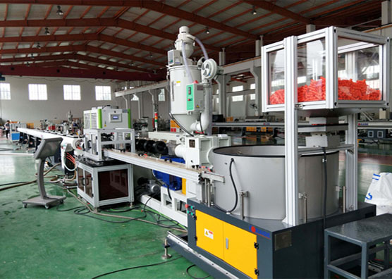 машина для производства труб капельного орошения