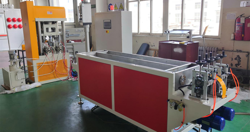 машина для производства труб PEXa с поперечным сшиванием пероксида